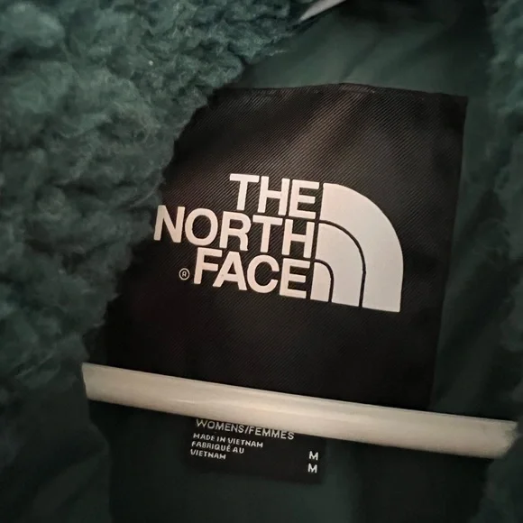 *****SOLD*****THE NORTHFACE Puffer - Picture 4 of 4
